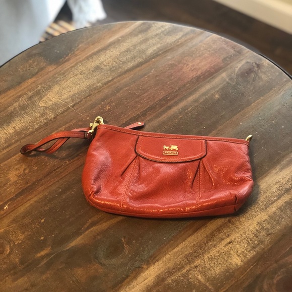 Orange leather Coach clutch - Picture 1 of 4
